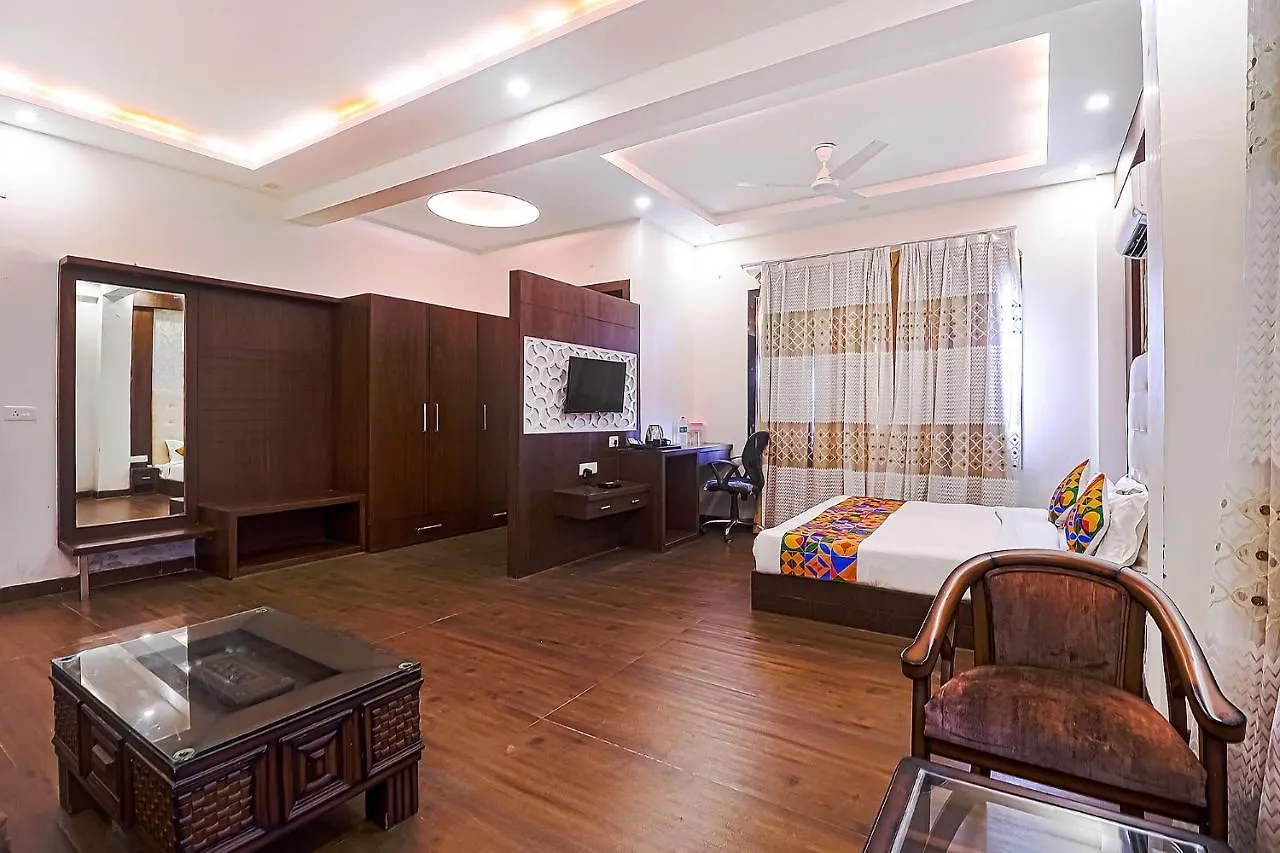 Fabhotel Swess Grand Agra  Hotel