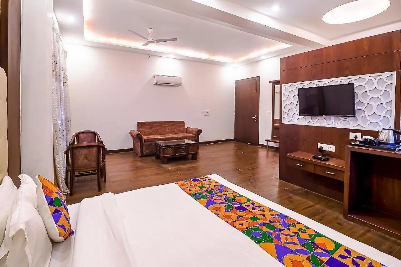 *** Hotel Fabhotel Swess Grand Agra  India