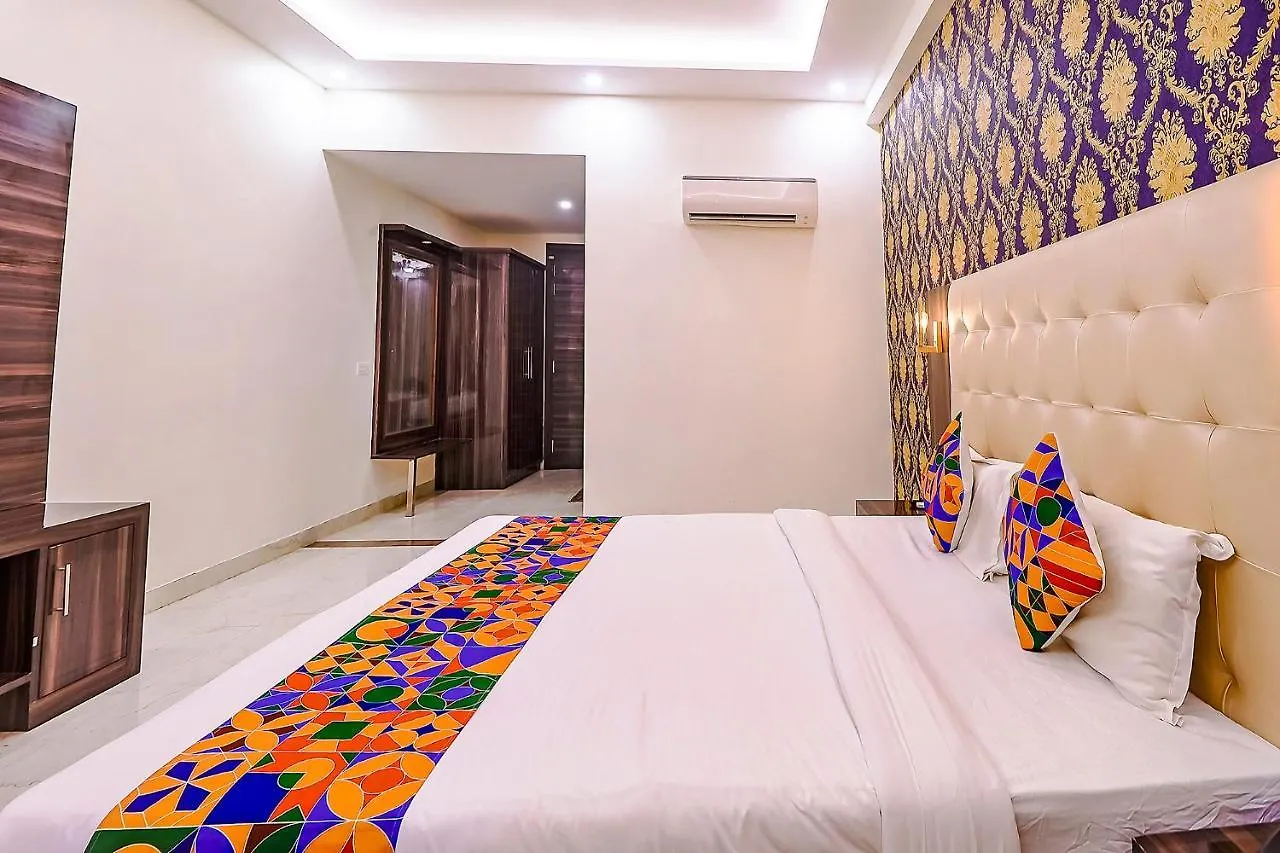 Fabhotel Swess Grand Agra  3*, Agra (Uttar Pradesh) India